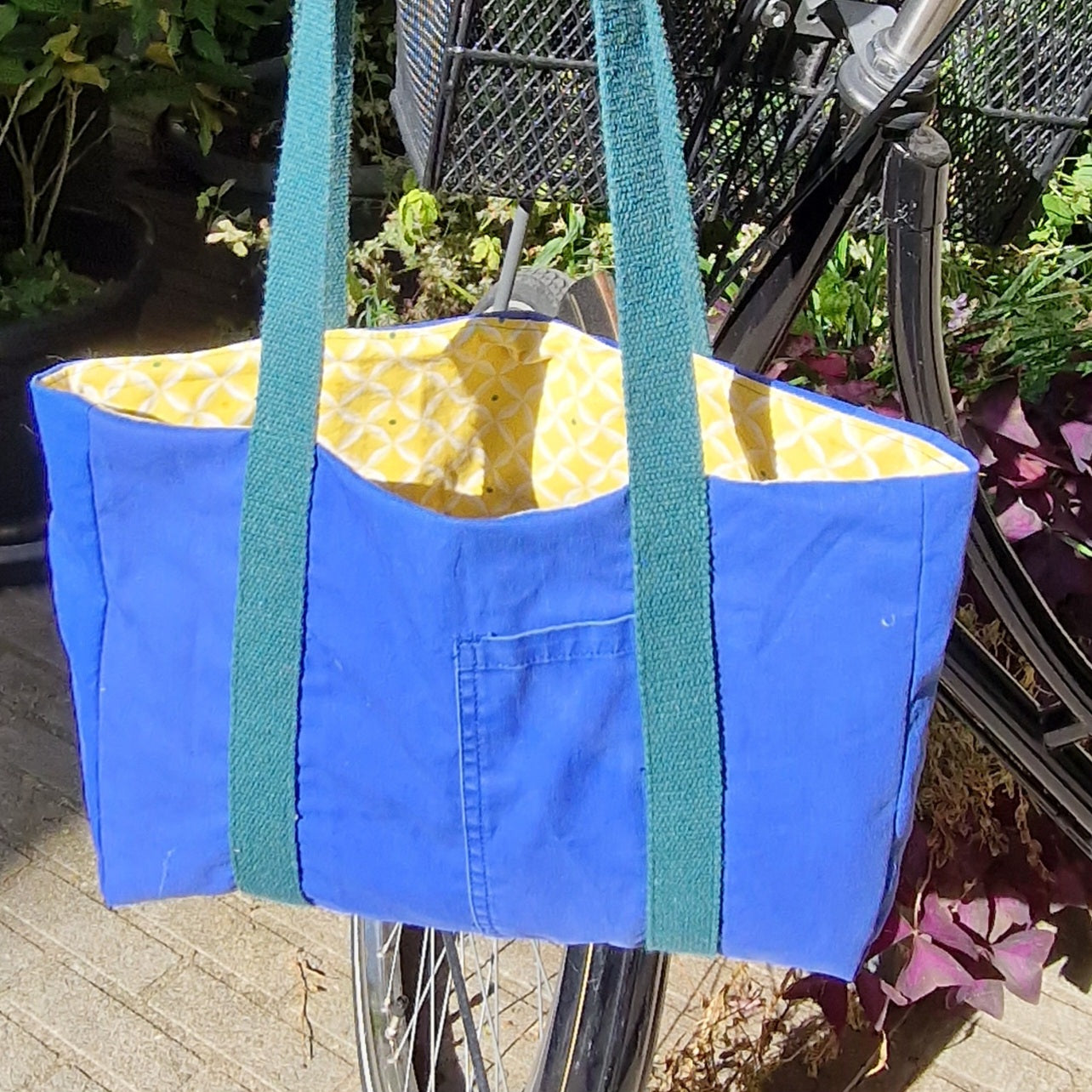Sac Cabas Bleu & Vert Sapin, doublure jaune à motif géométrique