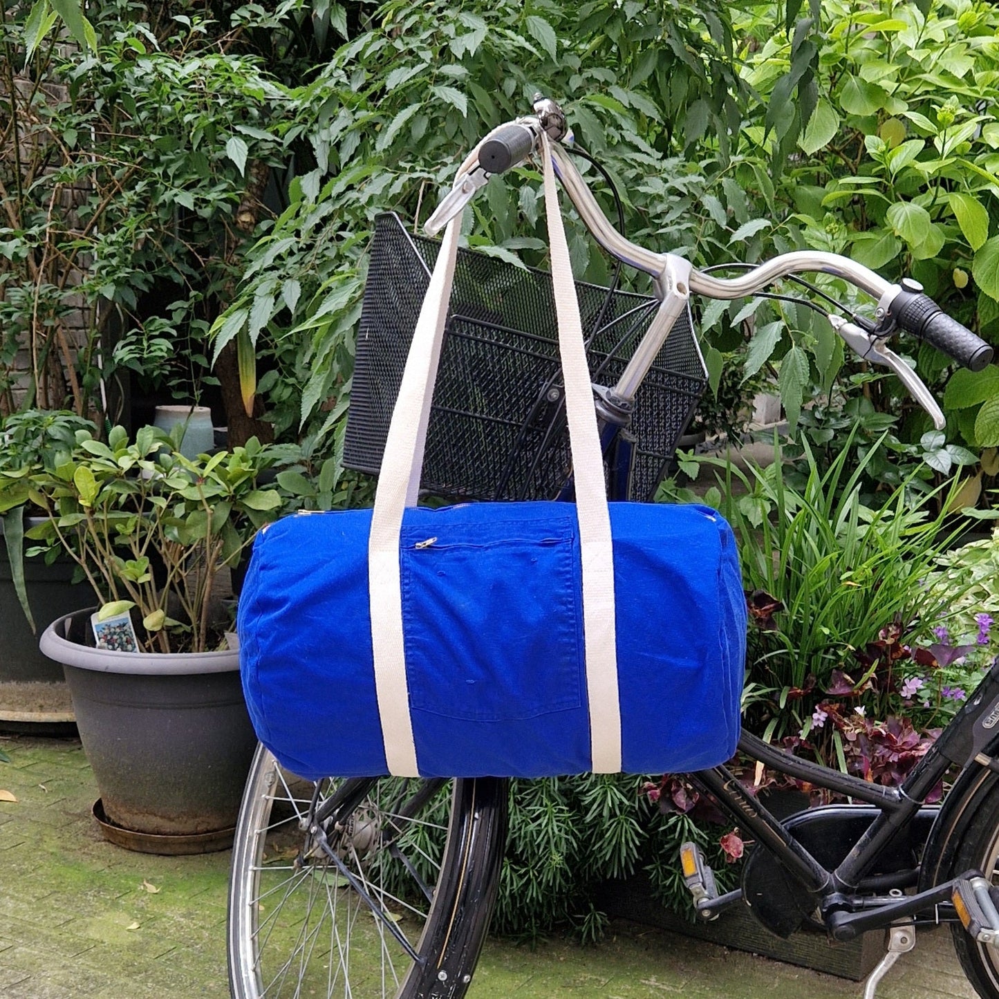 Grand Sac Bowling Bleu & Ecru, doublure à fleurs rouge - Blue Fabrik