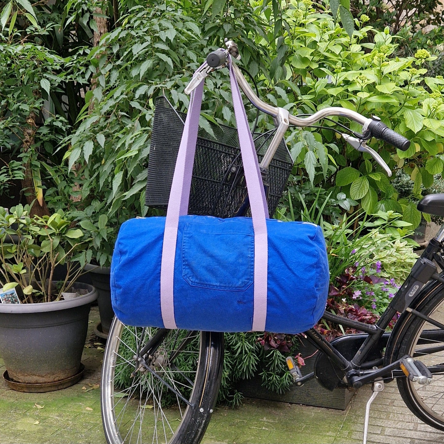 Grand Sac Bowling Bleu & Parme, doublure à fleurs psychédéliques - Blue Fabrik