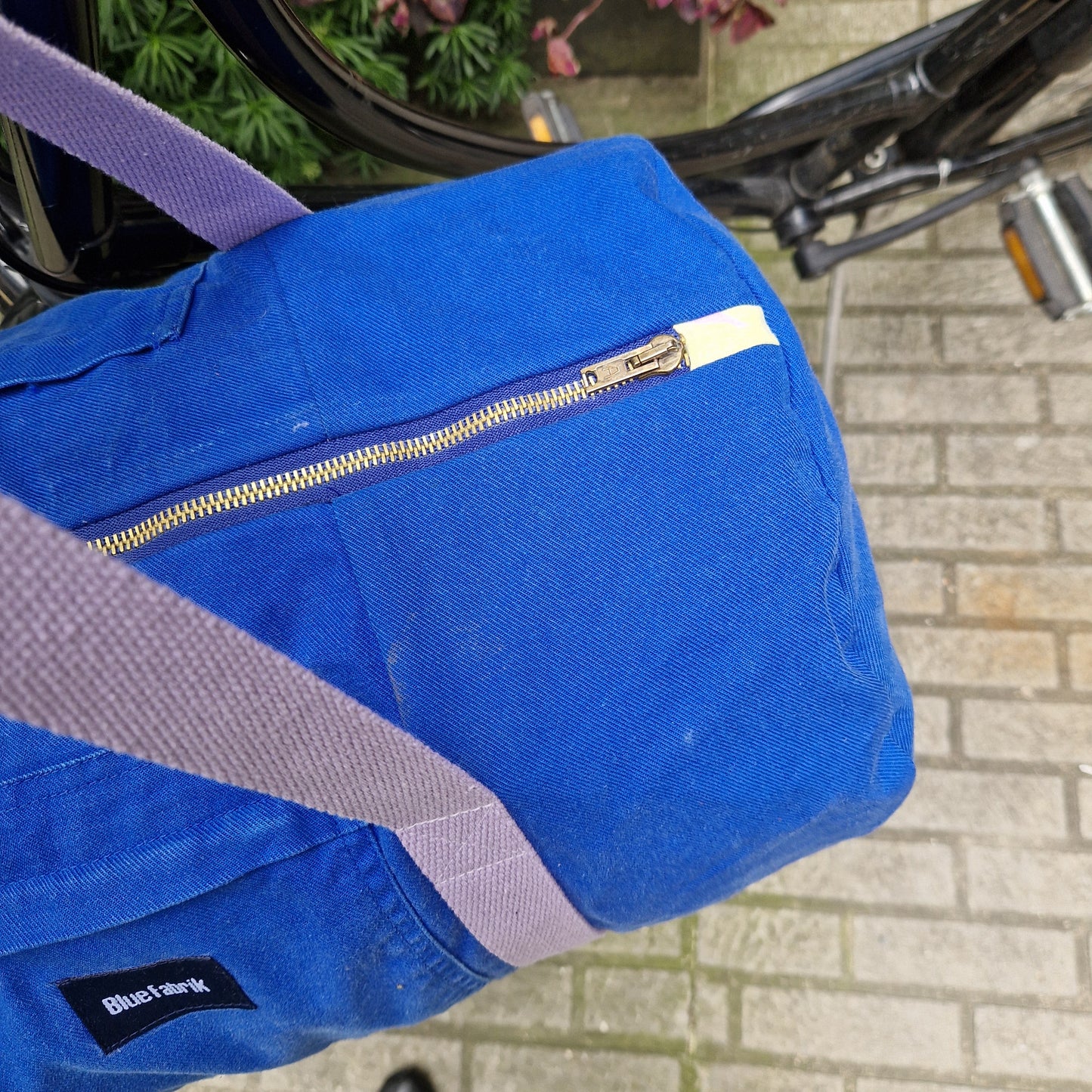 Grand Sac Bowling Bleu & Parme, doublure à fleurs psychédéliques - Blue Fabrik