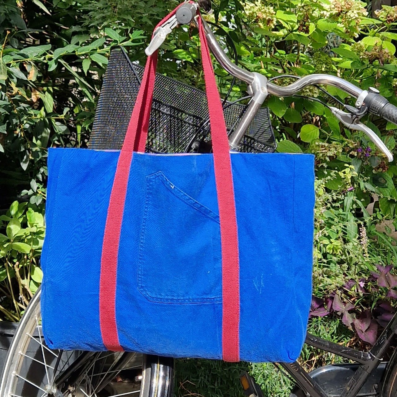 Grand sac Cabas Bleu & Bordeaux, doublure à fleurs bordeaux - Blue Fabrik