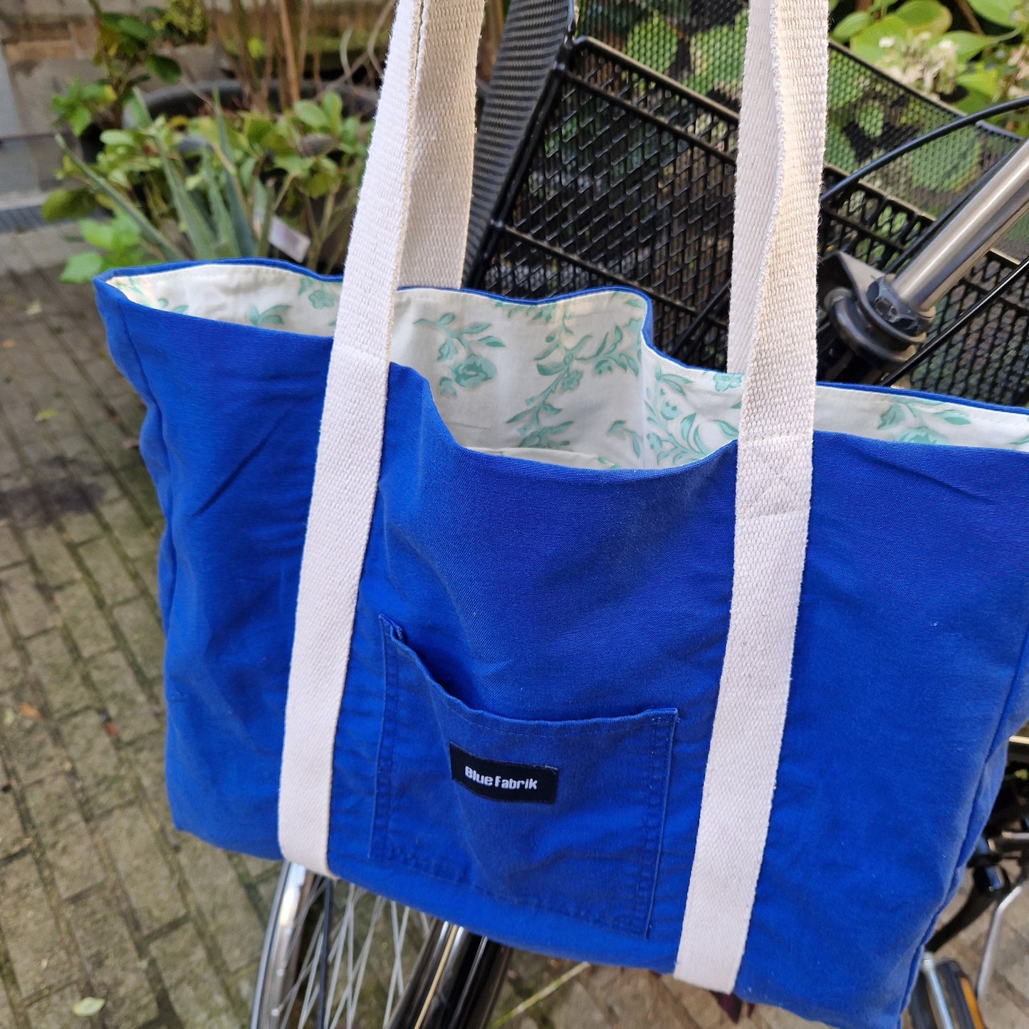 Grand sac Cabas Bleu & Ecru, doublure à fleurs vertes - Blue Fabrik