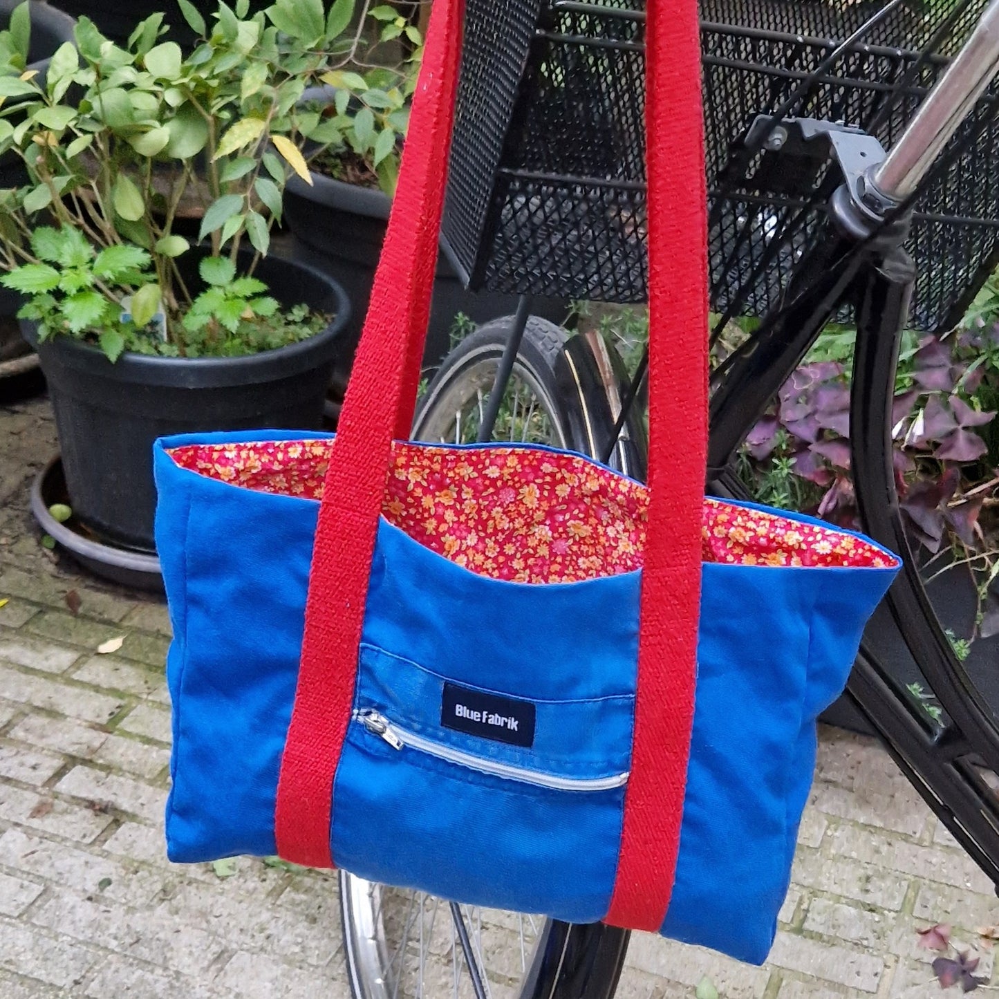 Sac Cabas Bleu & Cerise, doublure fleurie