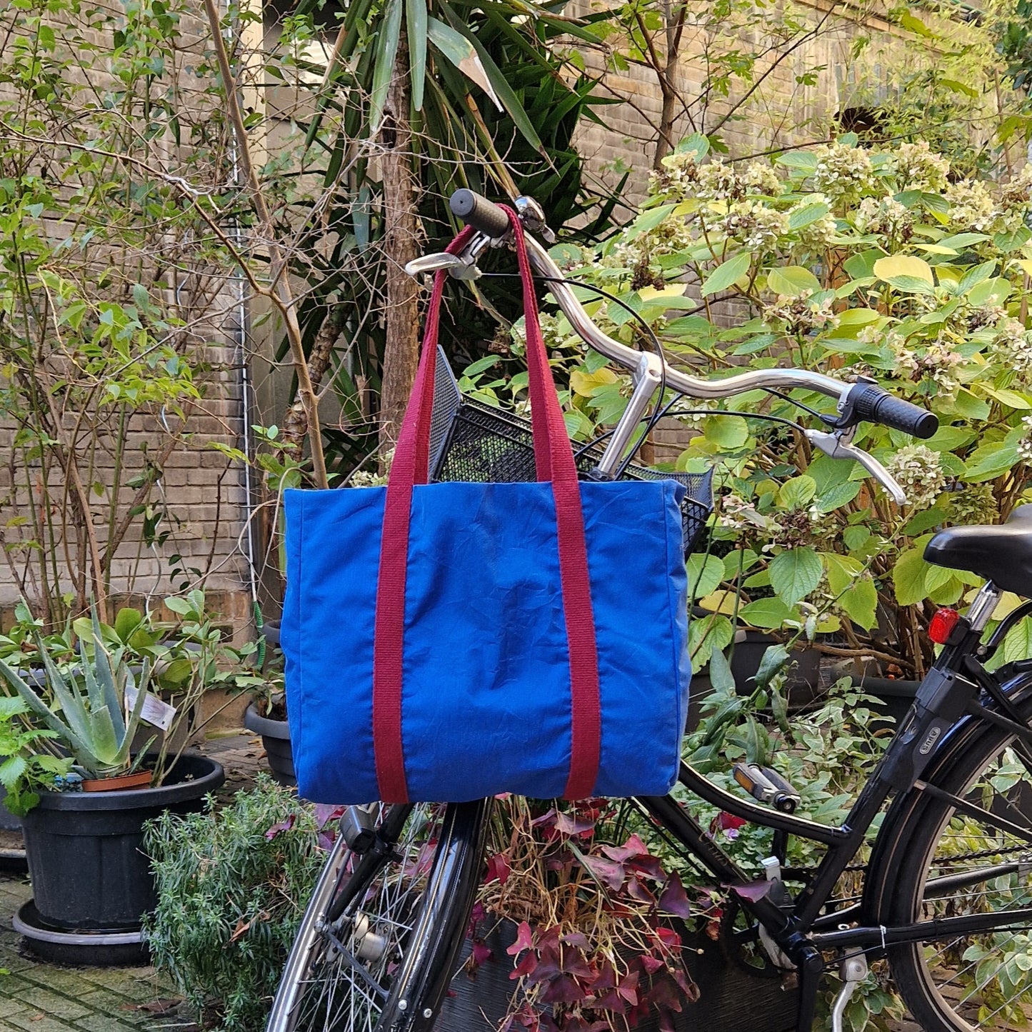Grand sac Cabas Bleu & Bordeaux, doublure fleurie