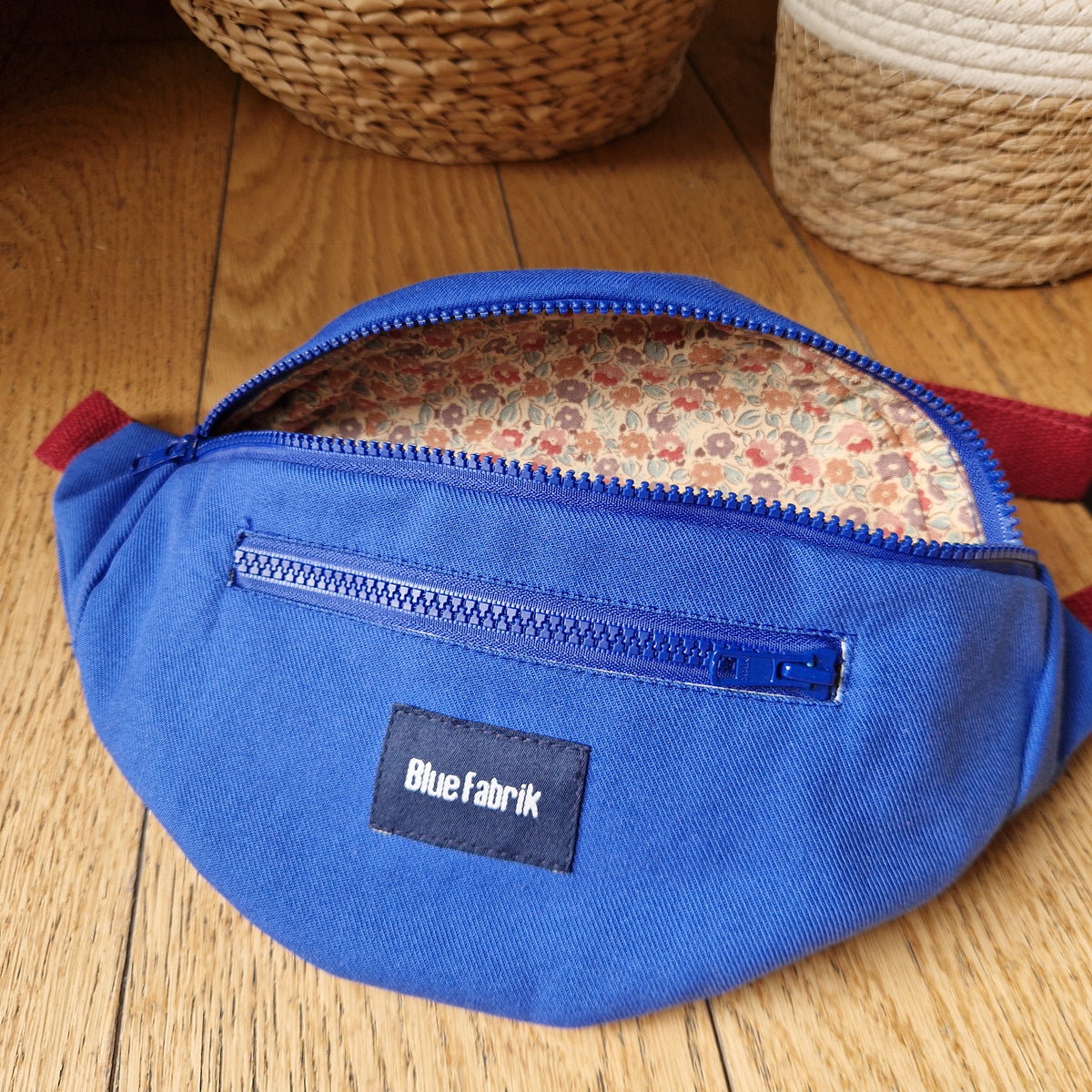 Sac Banane Bleu & Bordeaux, doublure à petites fleurs vintage