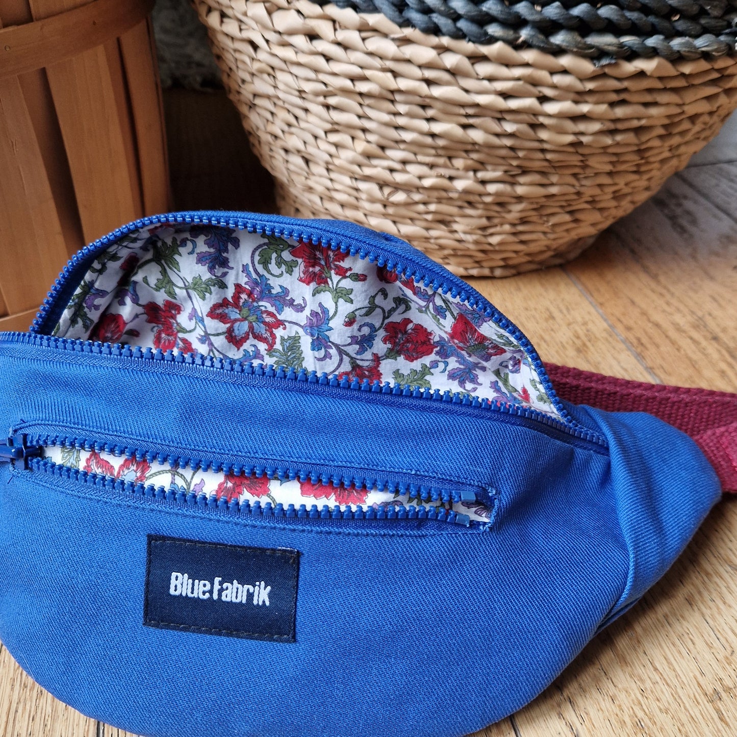 Sac Banane Bleu & Bordeaux, doublure fleurie