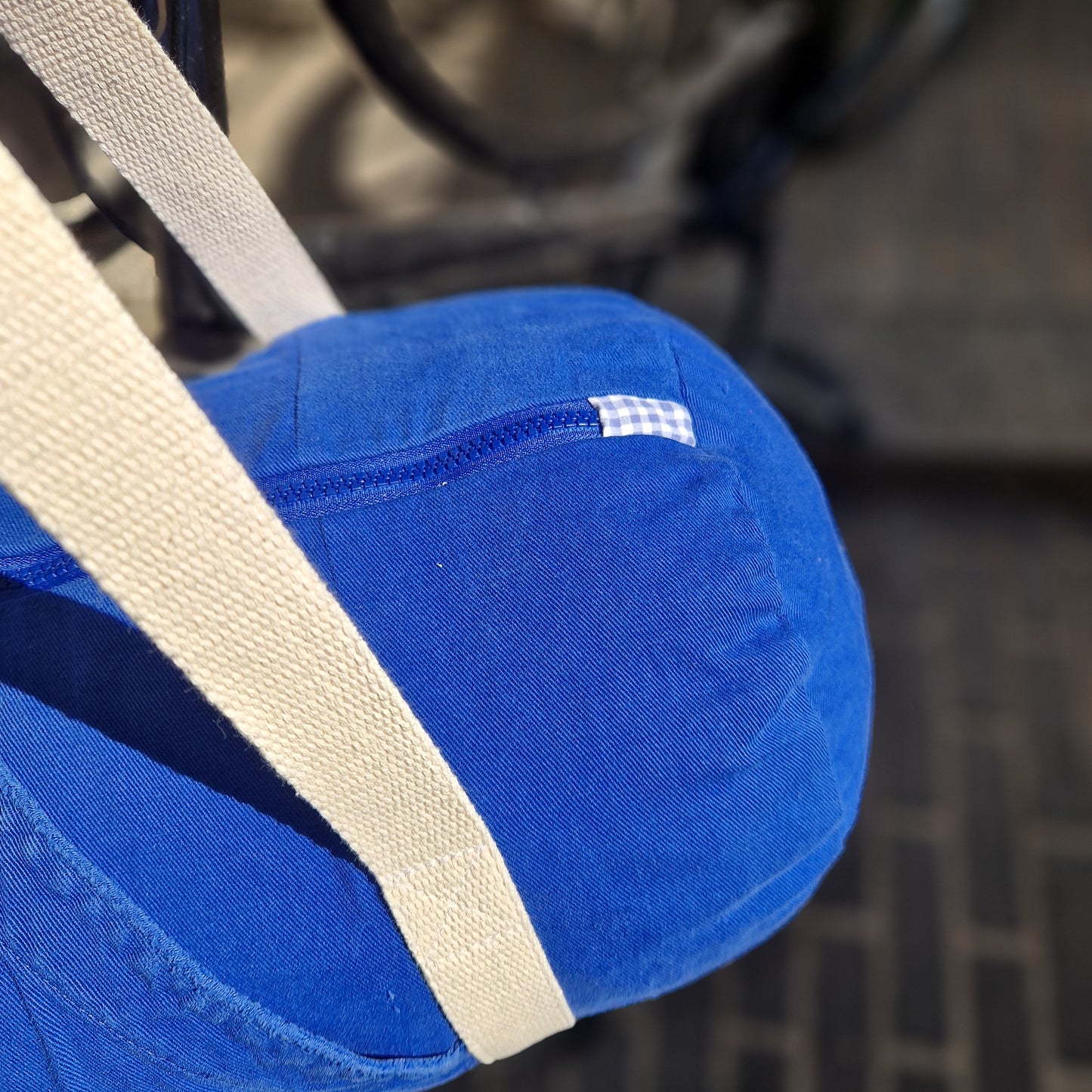 Zoom fermeture Sac Bowling Medium Bleu & Ecru, doublure à carreaux