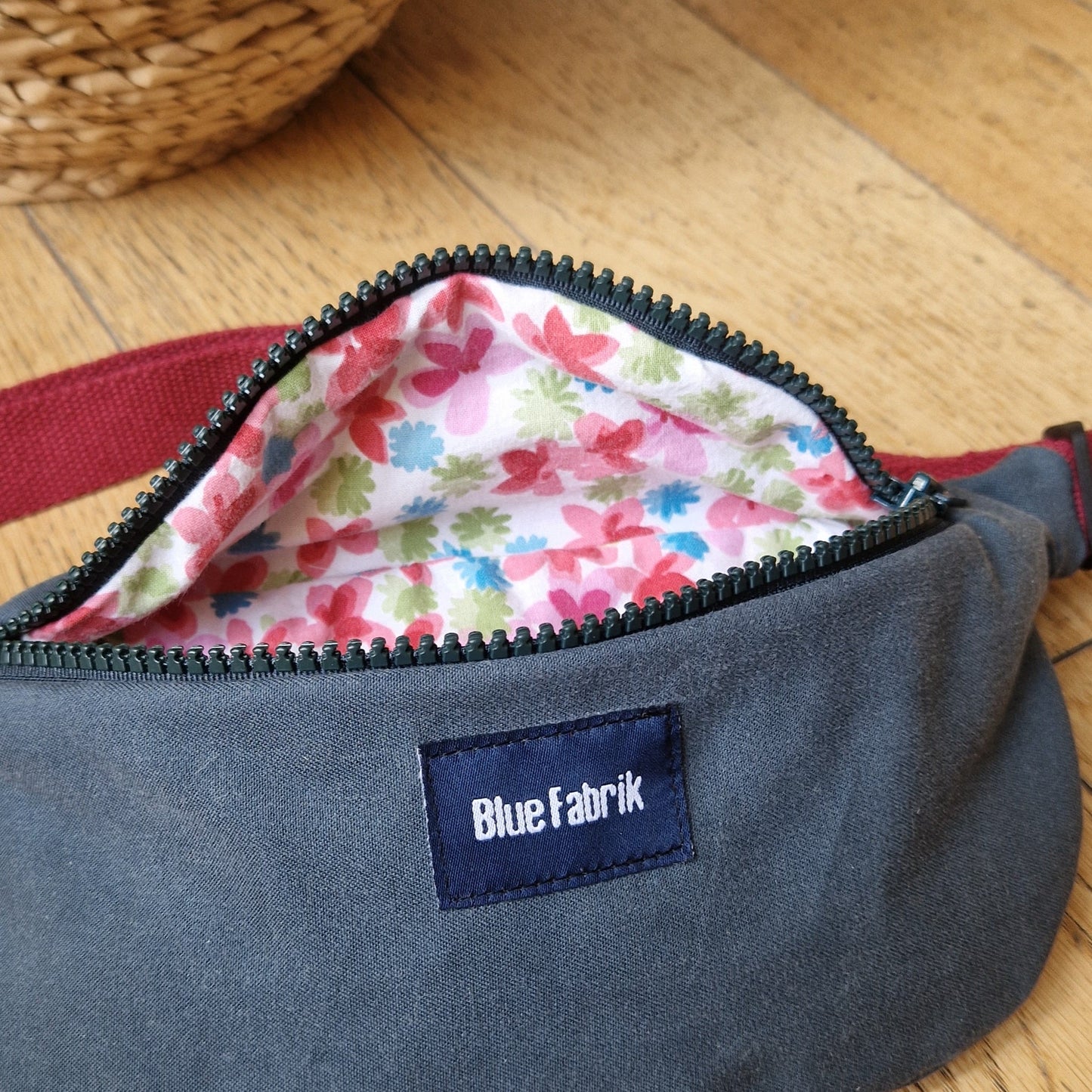 Sac Banane Vert & Bordeaux, doublure fleurie - Blue Fabrik