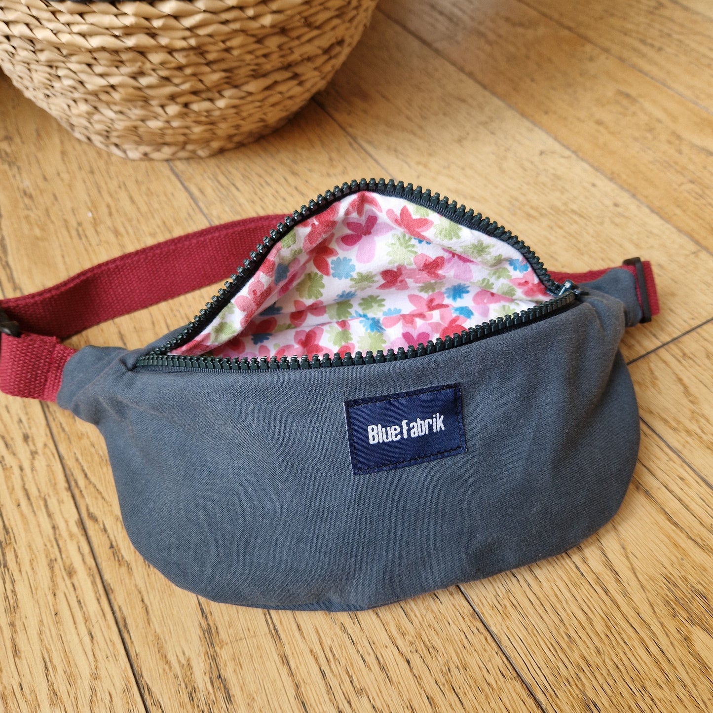 Sac Banane Vert & Bordeaux, doublure fleurie - Blue Fabrik