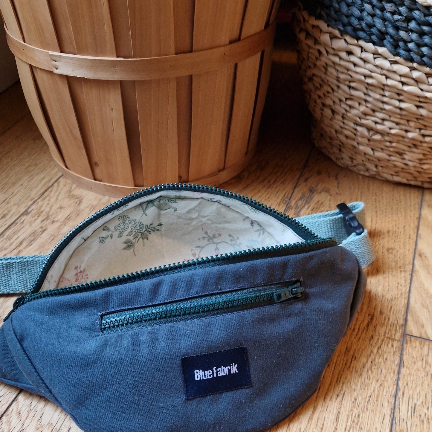 Sac Banane Vert Sapin & Vert d'eau, doublure fleurie - Blue Fabrik