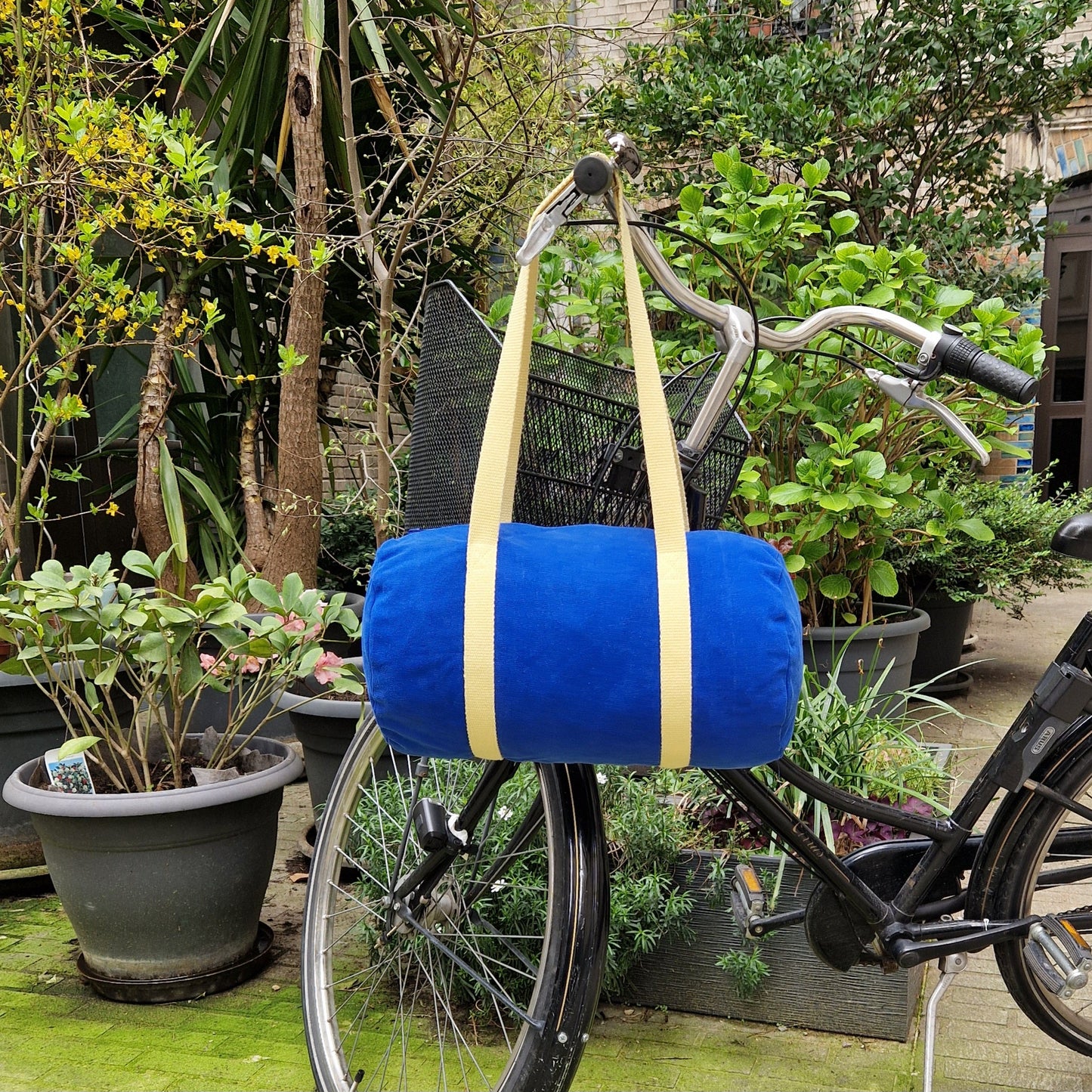 Sac Bowling Medium Bleu & Jaune, doublure fleurie - Blue Fabrik