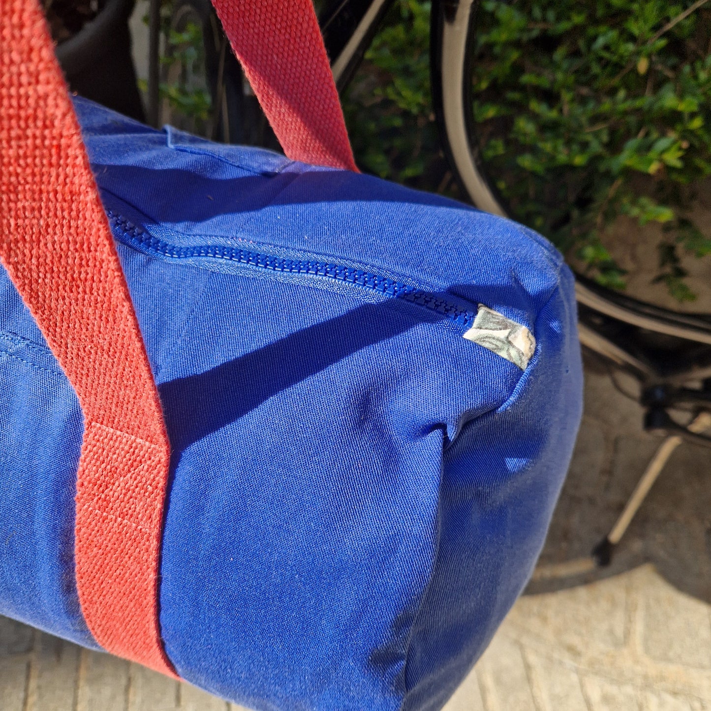 Sac Bowling Medium Bleu & Rose, doublure fleurie - Blue Fabrik