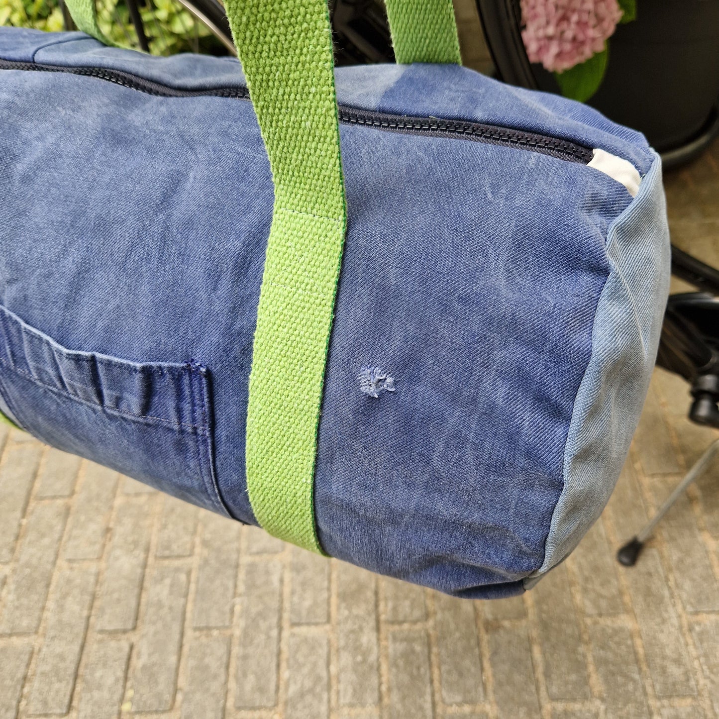 Sac Bowling Medium Bleu & Vert Anis, doublure motif feuillage - Blue Fabrik