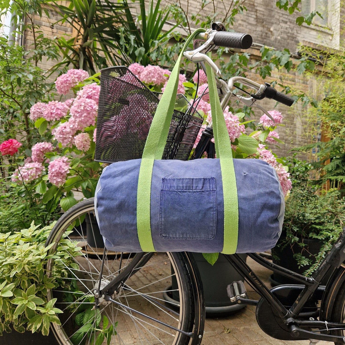 Sac Bowling Medium Bleu & Vert Anis, doublure motif feuillage - Blue Fabrik