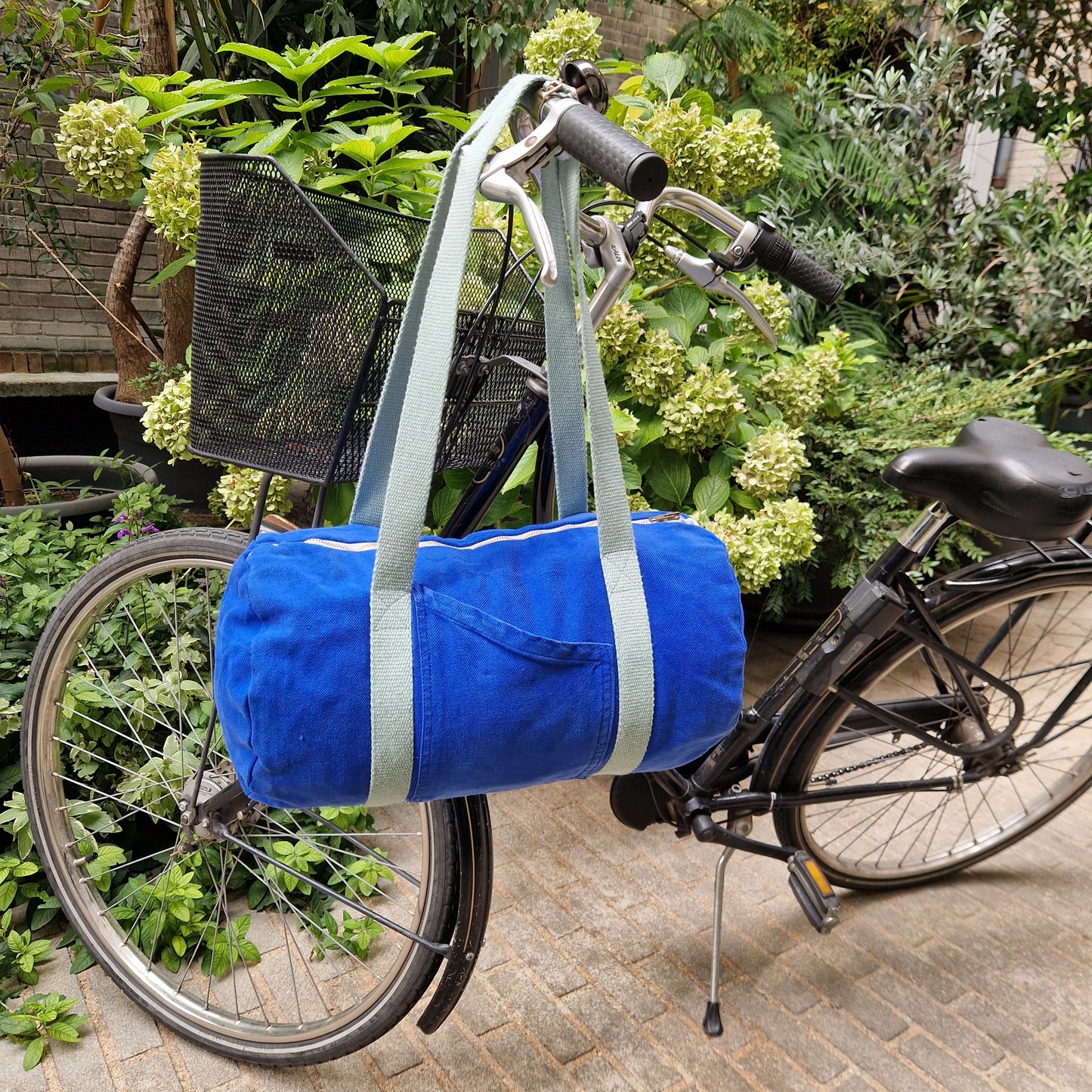 Sac Bowling Medium Bleu & Vert d’eau, doublure fleurie - Blue Fabrik