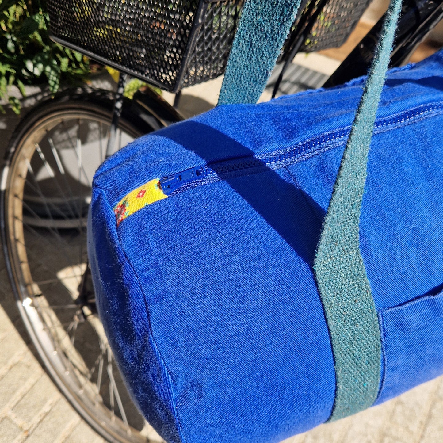 Sac Bowling Medium Bleu & Vert, doublure à petites fleurs - Blue Fabrik