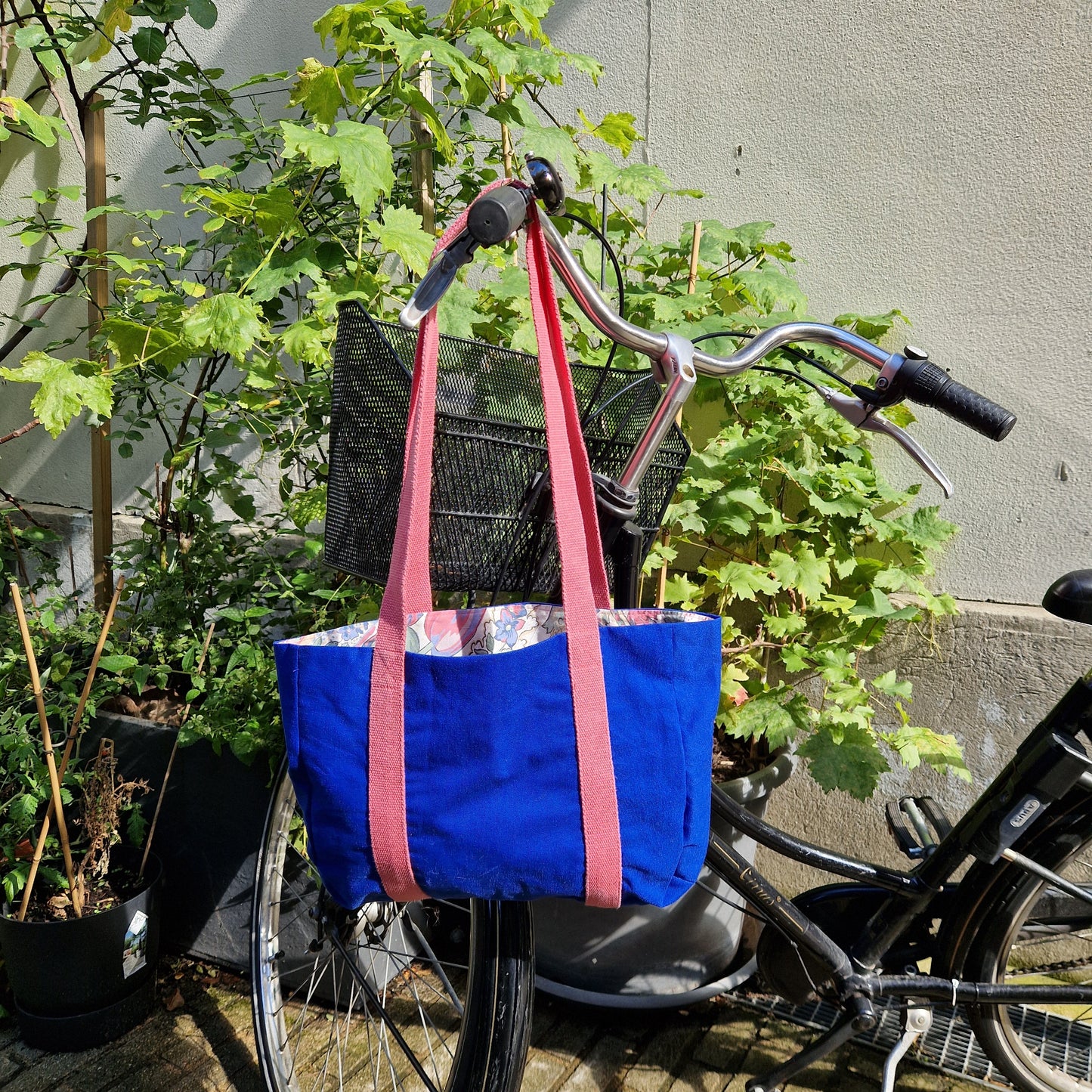 Sac Cabas Bleu & Rose, doublure fleurie - Blue Fabrik