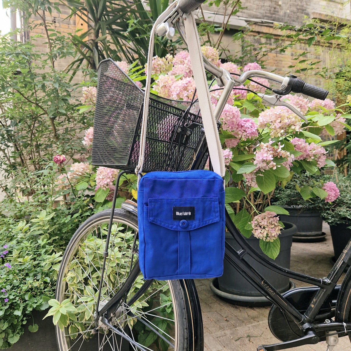 Sacoche Bleue & Ecru, doublure grise - Blue Fabrik