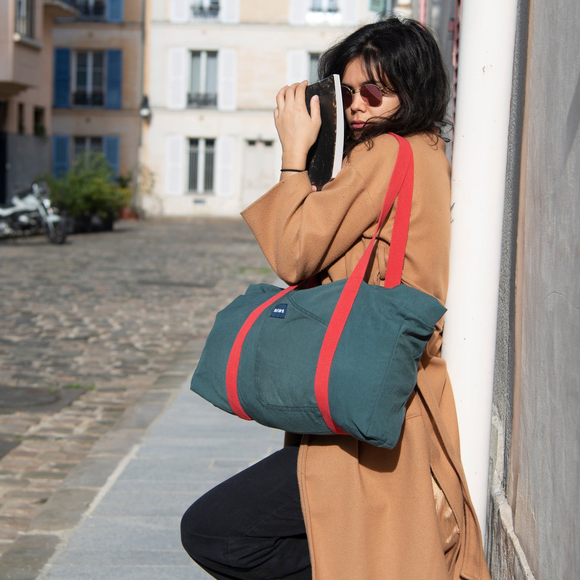 Grand sac Cabas Vert & Rouge cerise, doublure à grandes fleurs - Blue Fabrik