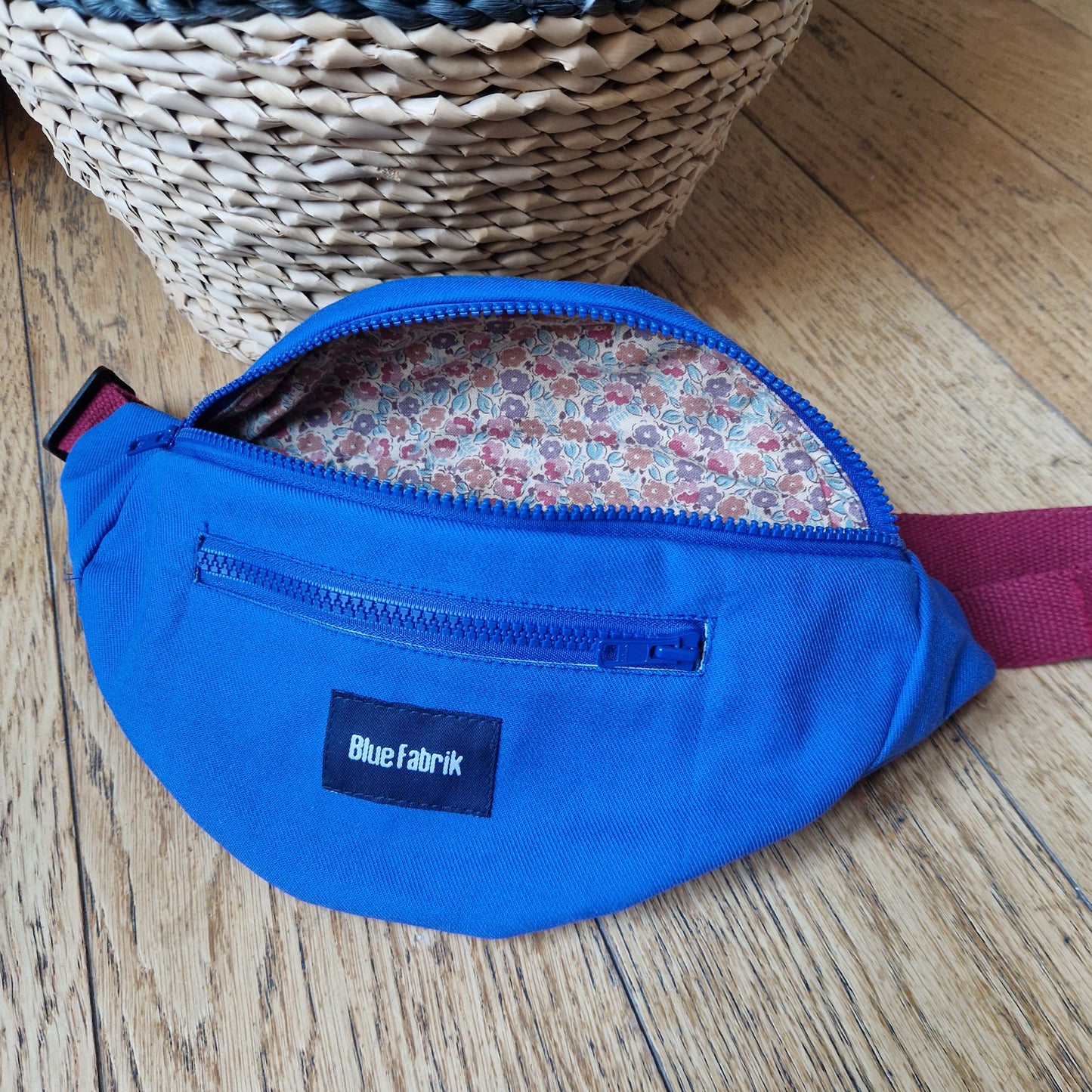 Sac Banane Bleu & Bordeaux, doublure à petites fleurs vintage