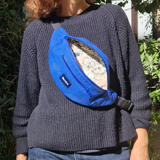 Sac Banane Bleu & Marine, doublure fleurs bleues