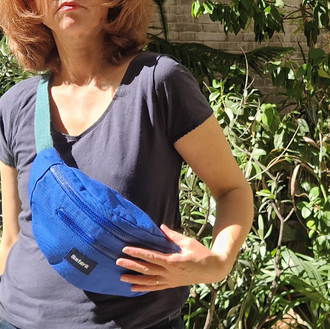 Sac Banane Bleu & Vert sapin, doublure à petites fleurs