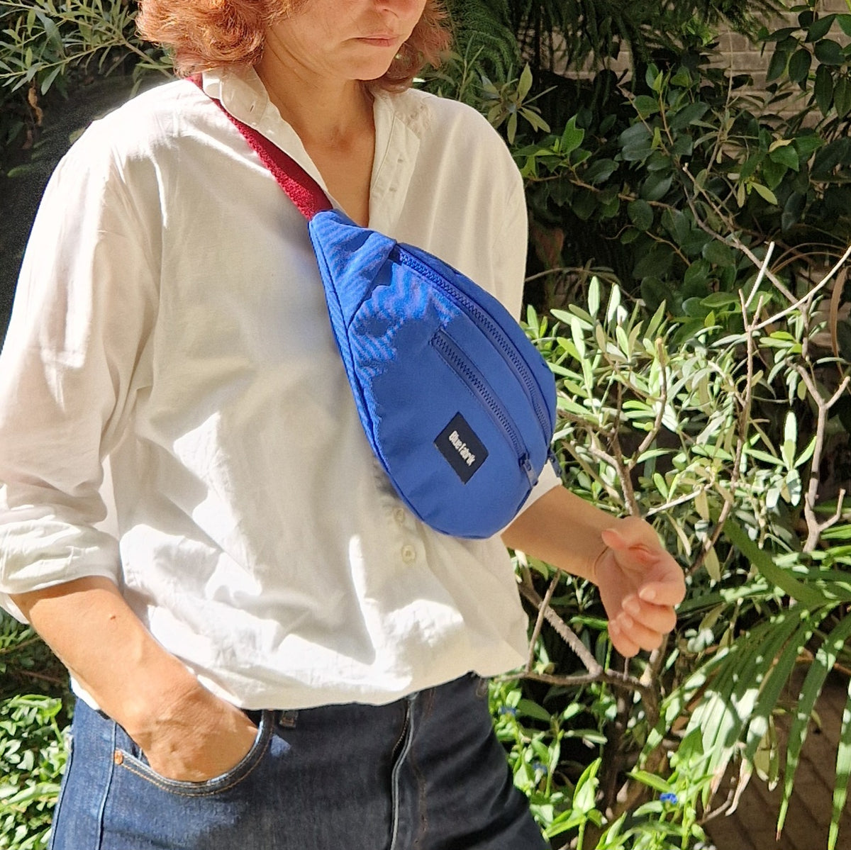 Sac Banane Bleu & Bordeaux, doublure à petites fleurs vintage