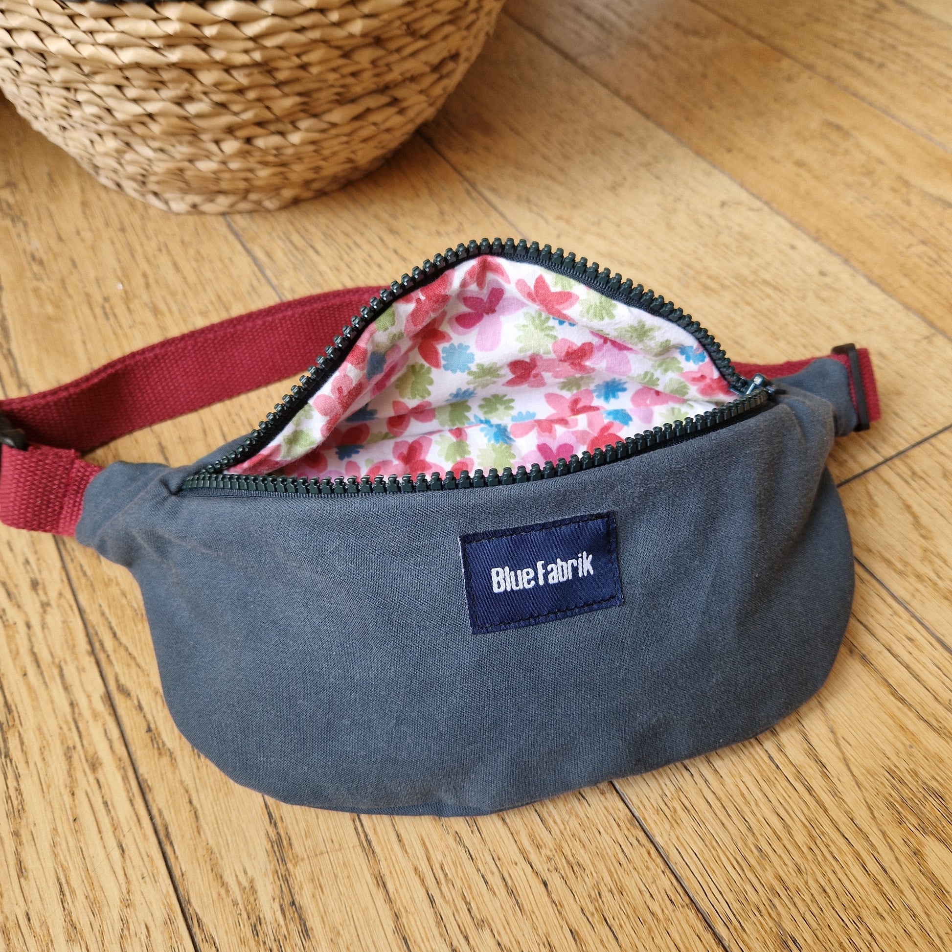 Sac Banane Vert & Bordeaux, doublure fleurie - Blue Fabrik
