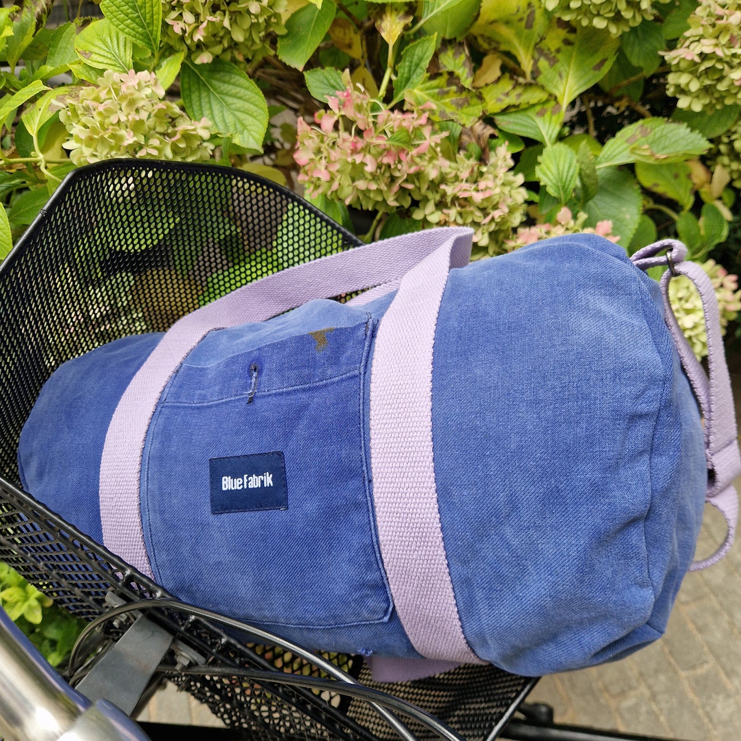 Sac Bowling Medium Bleu & Parme, doublure fleurie, avec bandoulière - Blue Fabrik