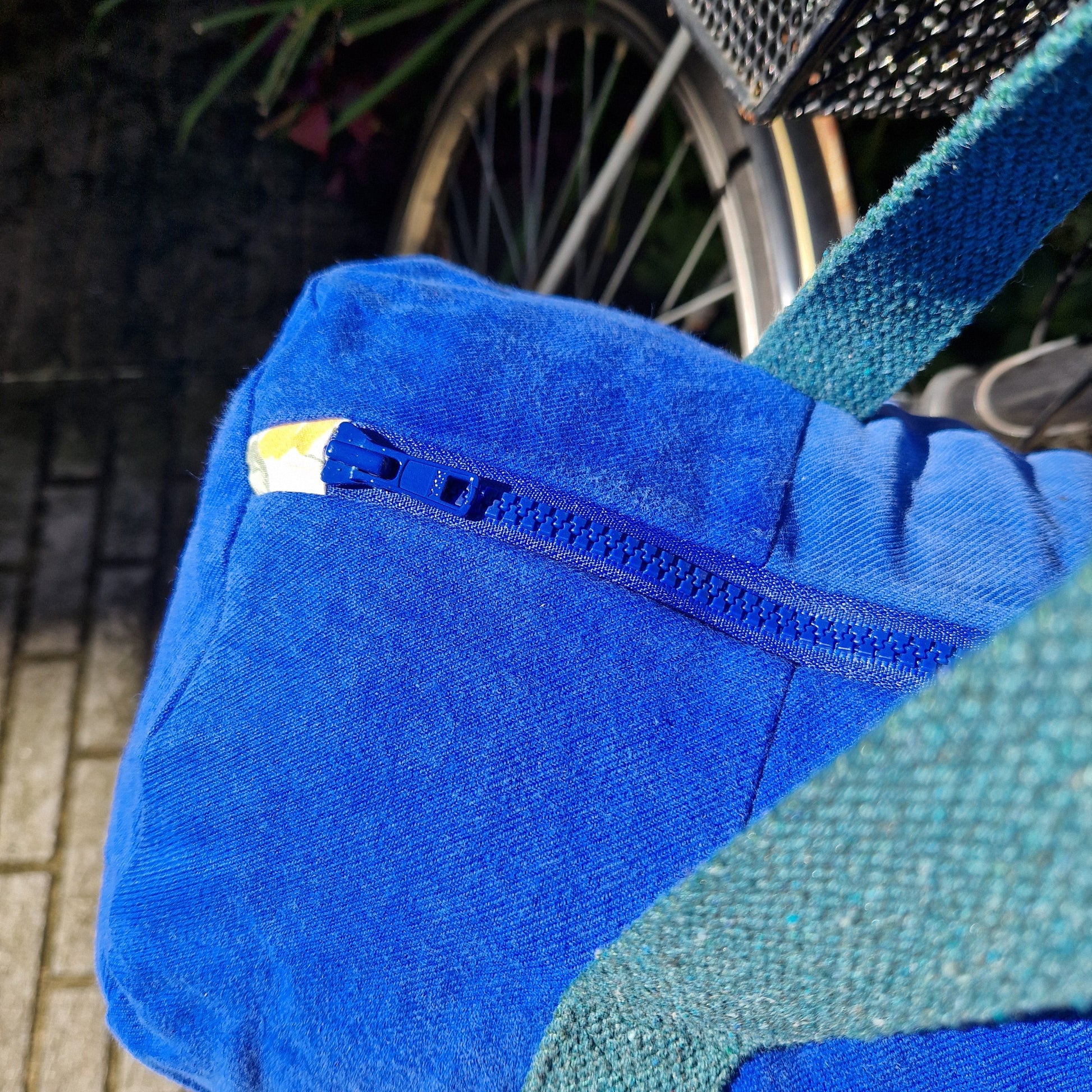 Sac Bowling medium Bleu & Vert, doublure fleurie - Blue Fabrik